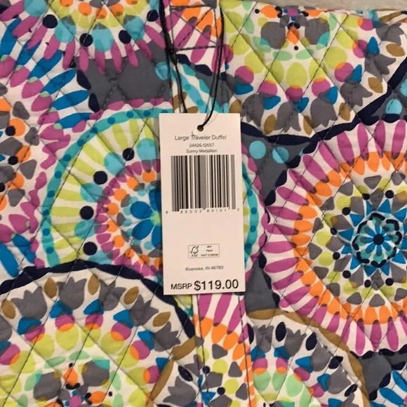 NWT Vera Bradley large travel duffel sunny medallion - Picture 2 of 9